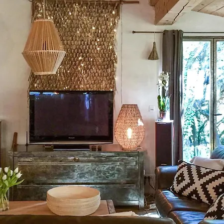 3 Bedroom Cozy In Les Angles Holiday home